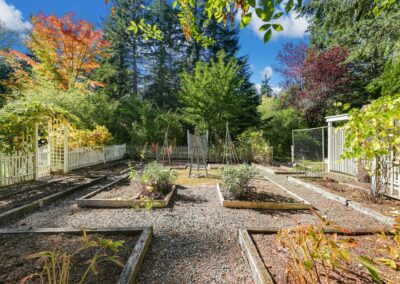 026 452441 8110 Ferncliff Avenue Northeast 2023 10 06 Cordova 452441 0158 HDR