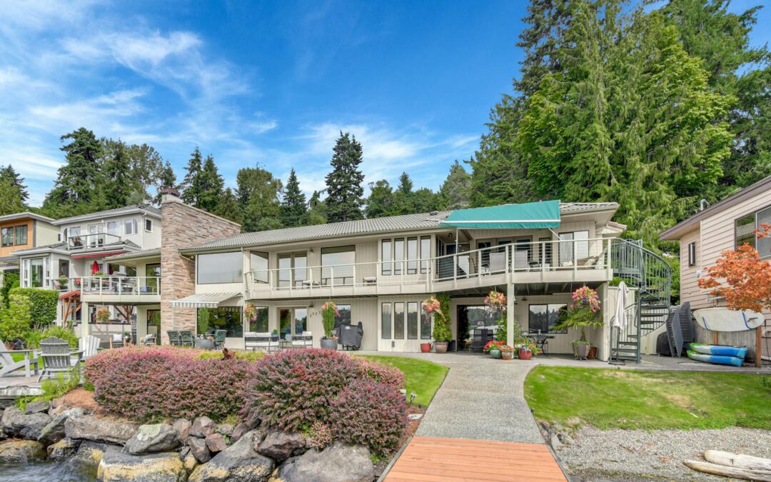 SPOTLIGHT TOUR FOR 13157 Holmes Point Drive Northeast Kirkland, WA